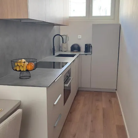 Stallure - Modern & Cozy Retreat Apartment *